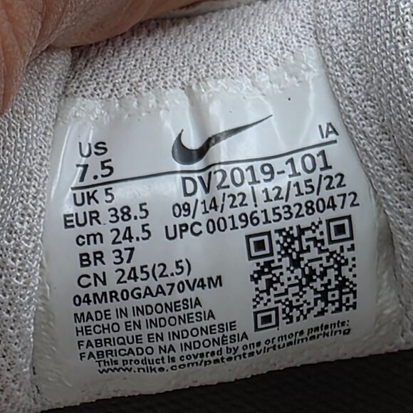NikeCourt Vapor Lite 2 HC Womens Size 7.5 White Metallic Silver Shoes Athletic main image 13